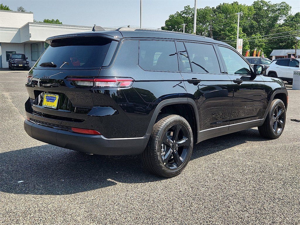 2025 Jeep Grand Cherokee Limited photo 4