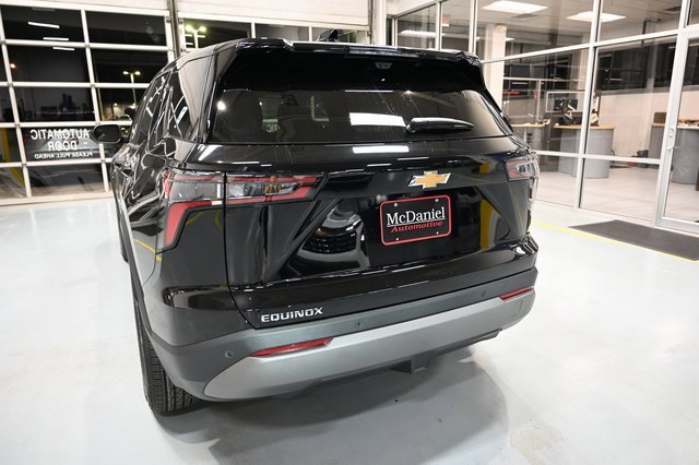 2026 Chevrolet Equinox LT photo 4