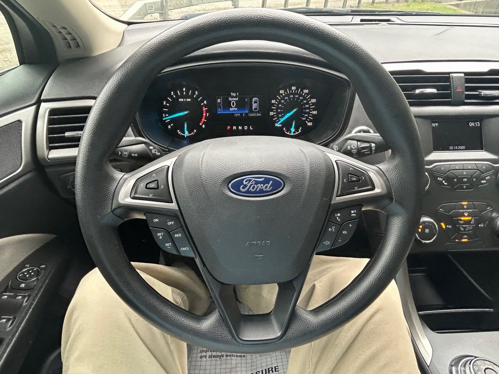 2019 Ford Fusion S photo 10