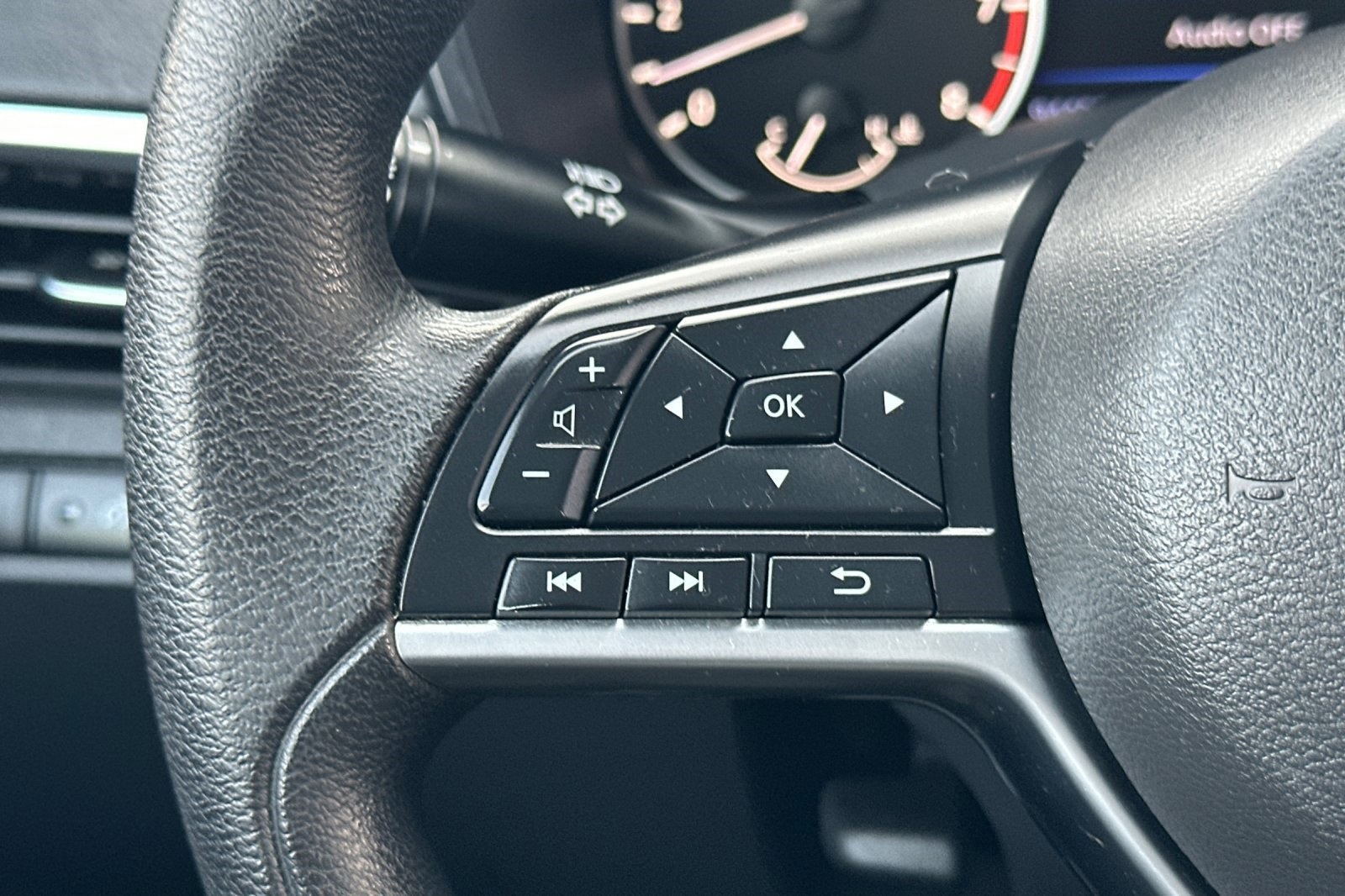 2022 Nissan Altima 2.5 SV photo 26