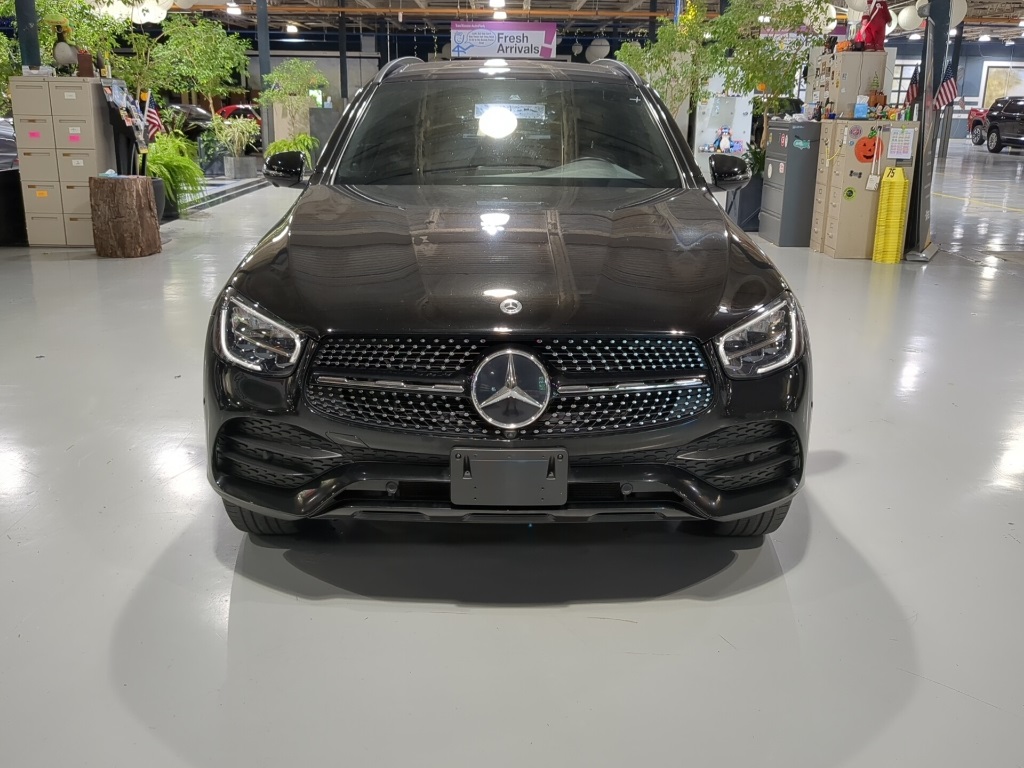 2022 Mercedes Benz GLC 300 4MATIC photo 2