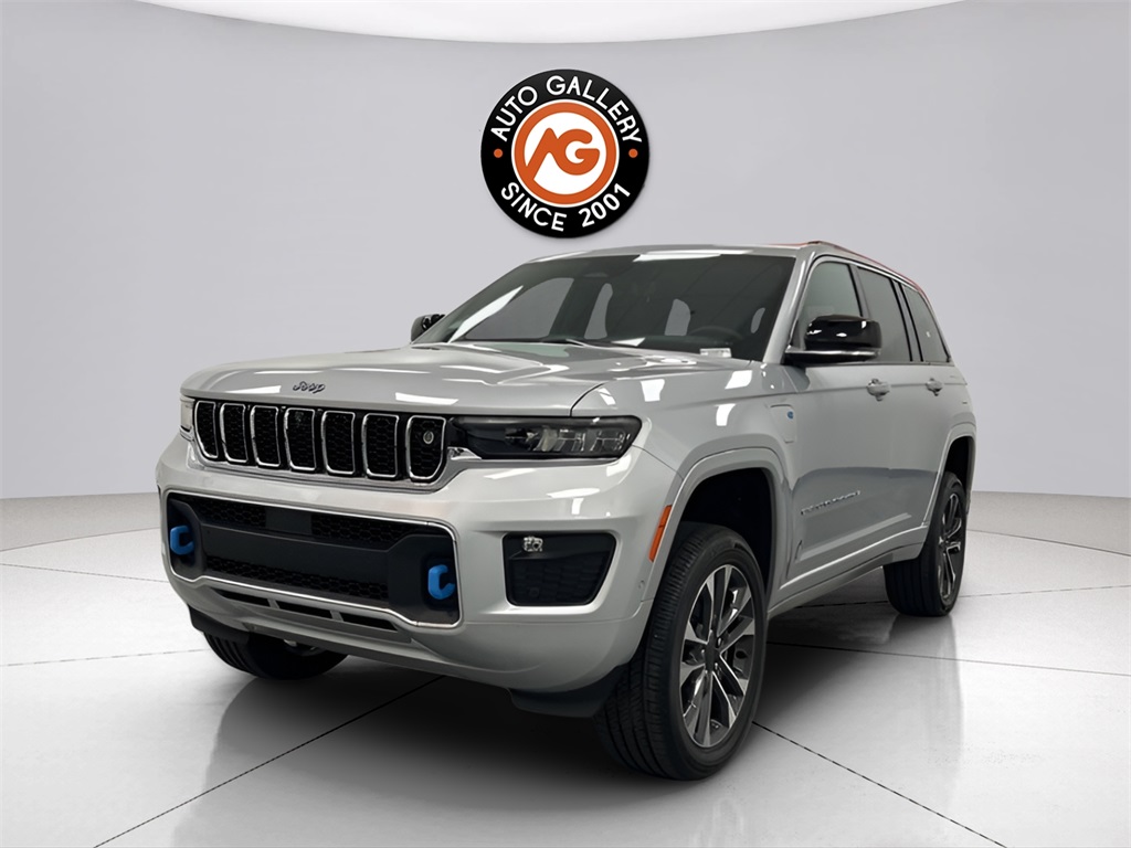 Used 2022 Silver Jeep Overland 4xe image 1