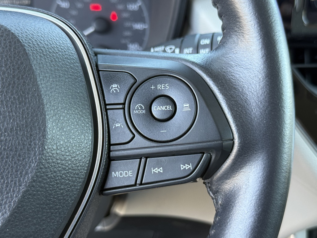 2023 Toyota Corolla Cross LE photo 20