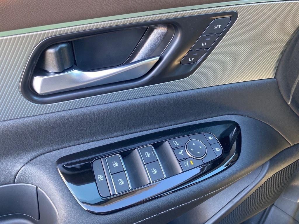 2025 Nissan Murano Platinum photo 16