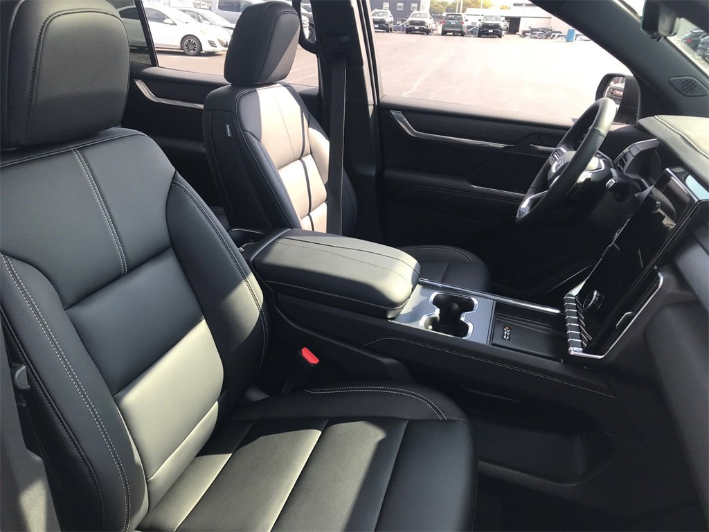 2026 Gmc Acadia Elevation Black Edition photo 31