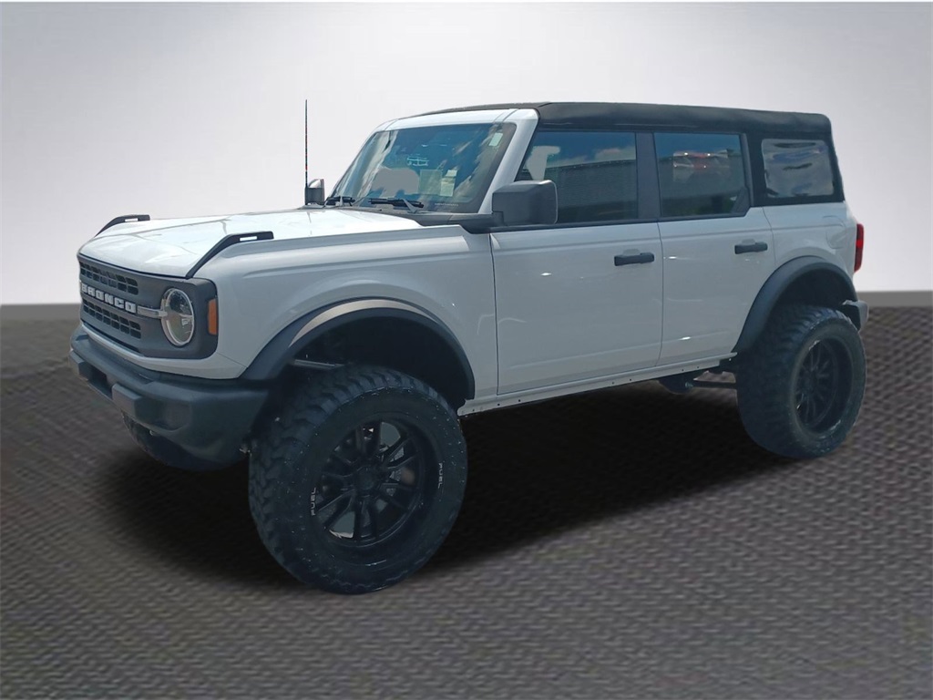 2025 Ford Bronco Base photo 2