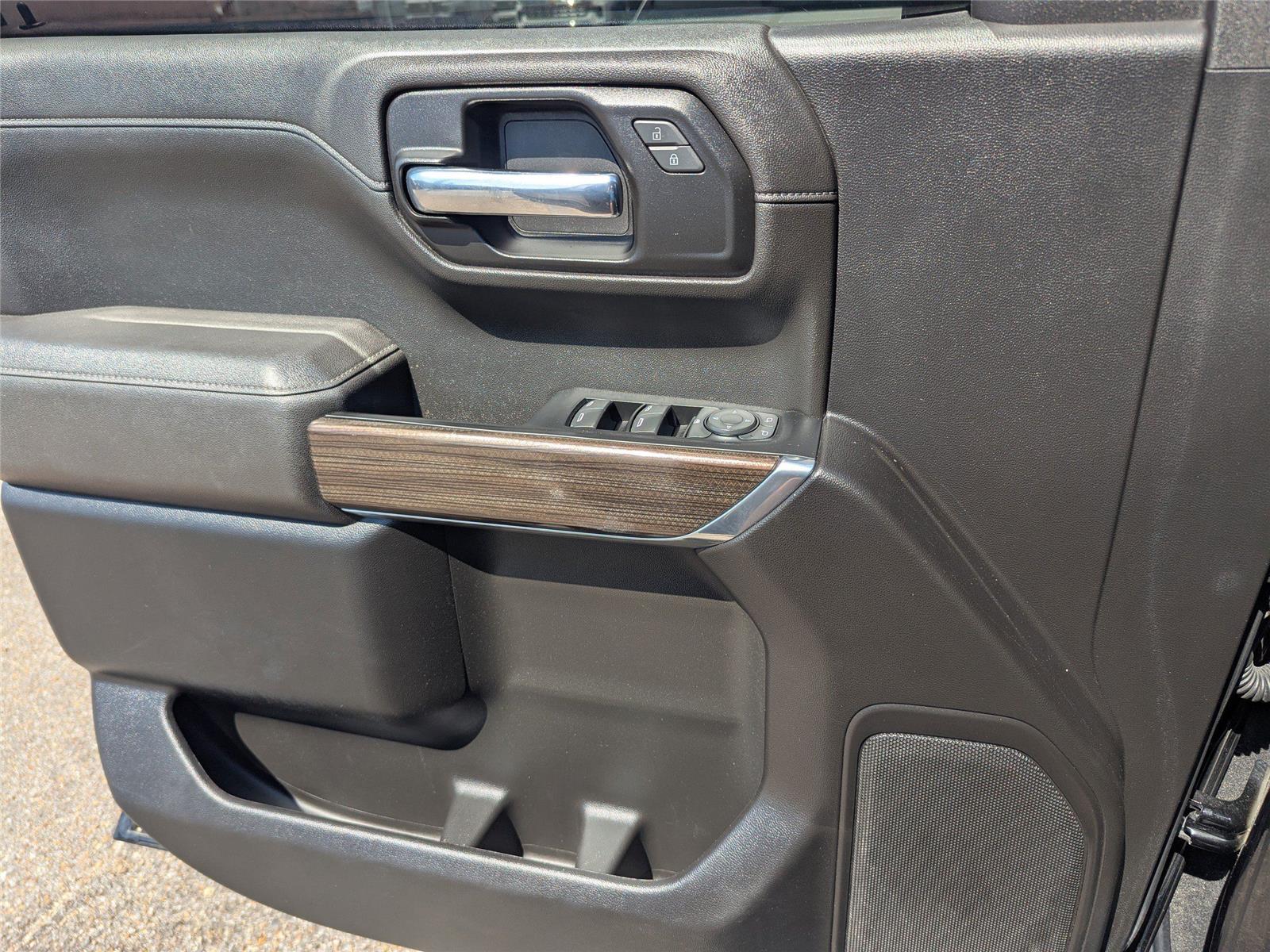 2022 Chevrolet Silverado 1500 RST photo 19