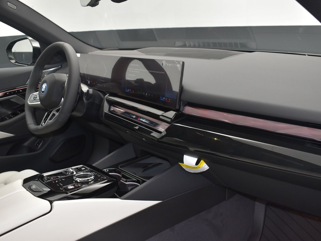 2026 Bmw 550e xDrive photo 20