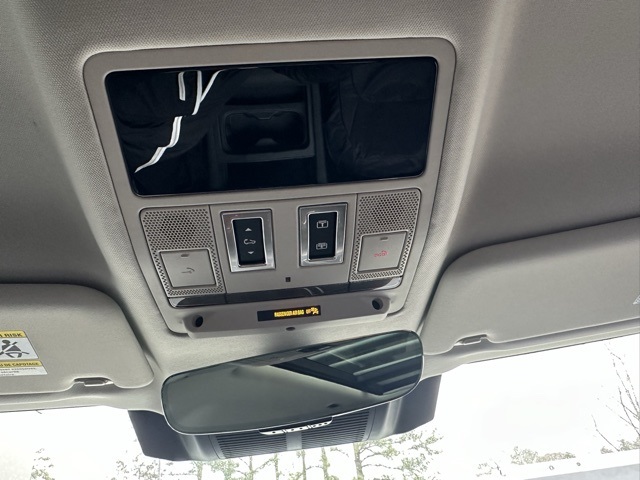 2024 Land Rover Defender 110 S photo 6