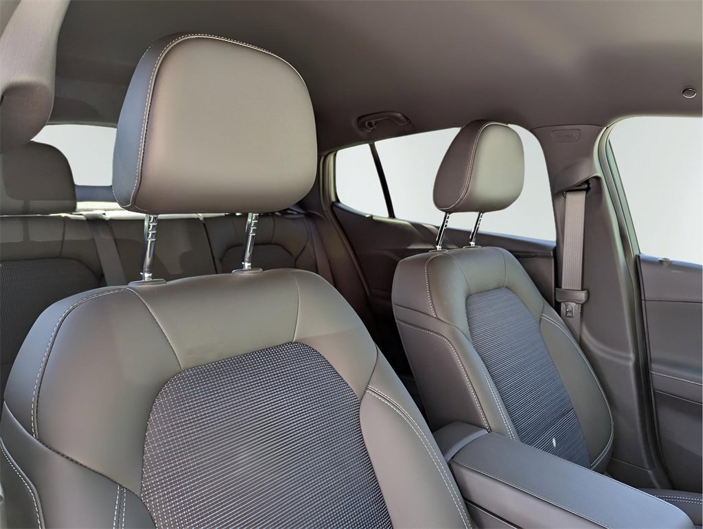 2025 Buick Envista Preferred photo 14