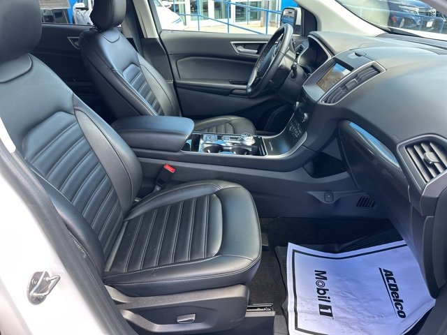 2019 Ford Edge SEL photo 9