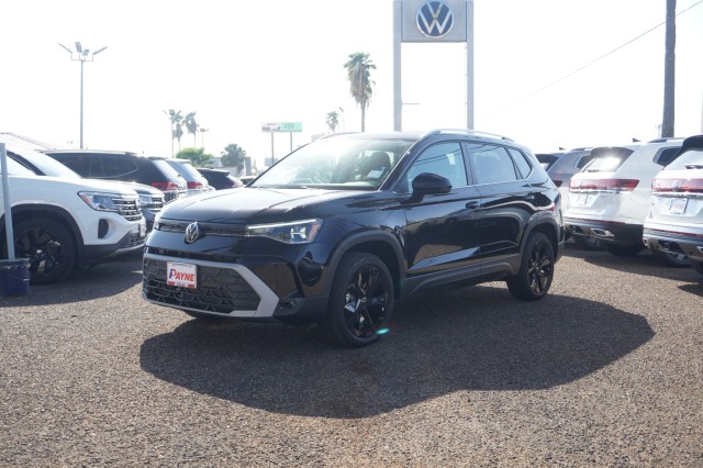 2025 Volkswagen Taos SE's photo