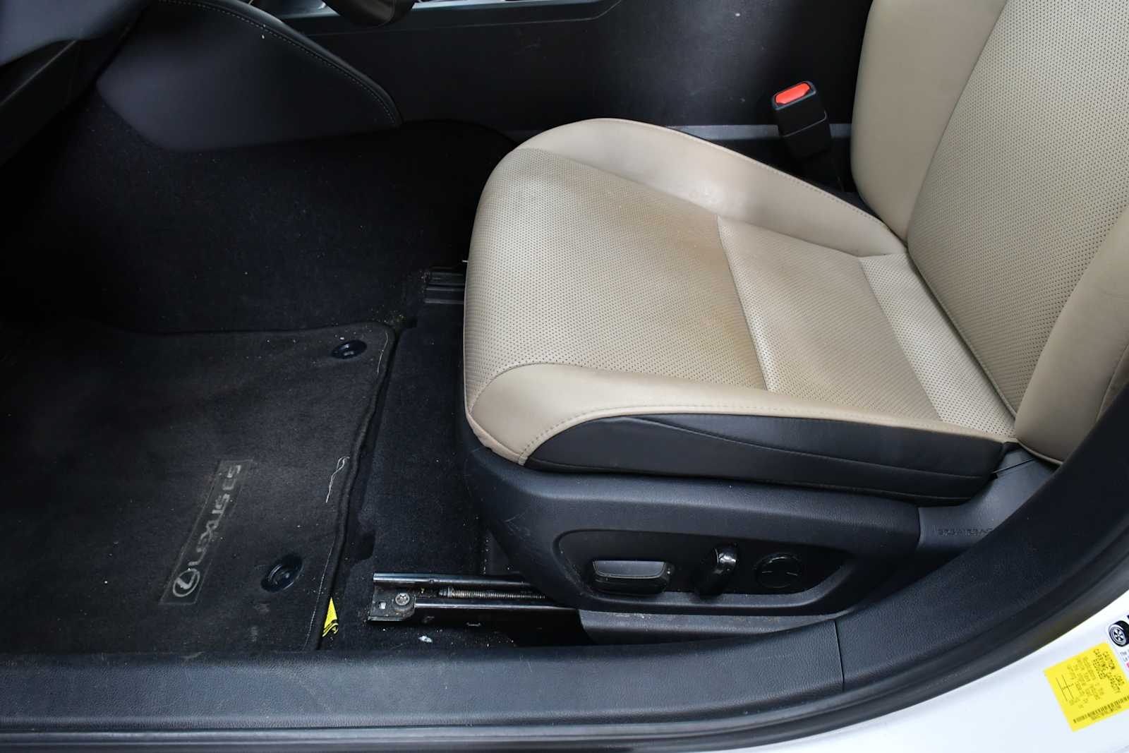 2020 Lexus ES 350 Premium photo 13
