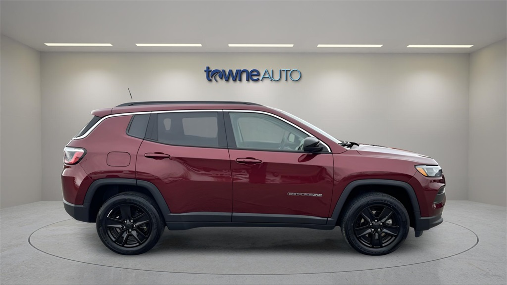 2022 Jeep Compass Latitude photo 4