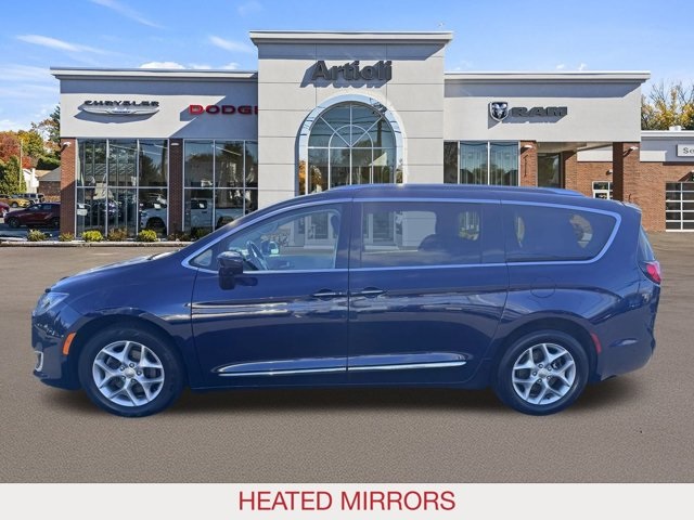 2019 Chrysler Pacifica Touring Plus photo 4