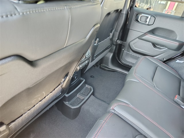 2025 Jeep Wrangler Rubicon photo 29