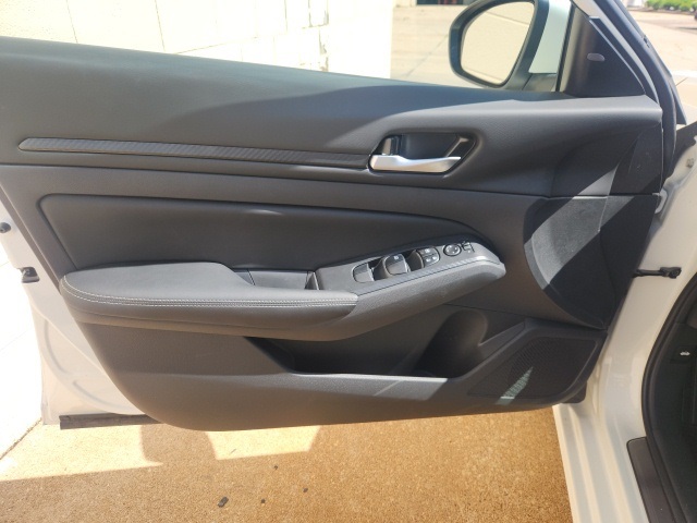 2025 Nissan Altima 2.5 SV photo 15