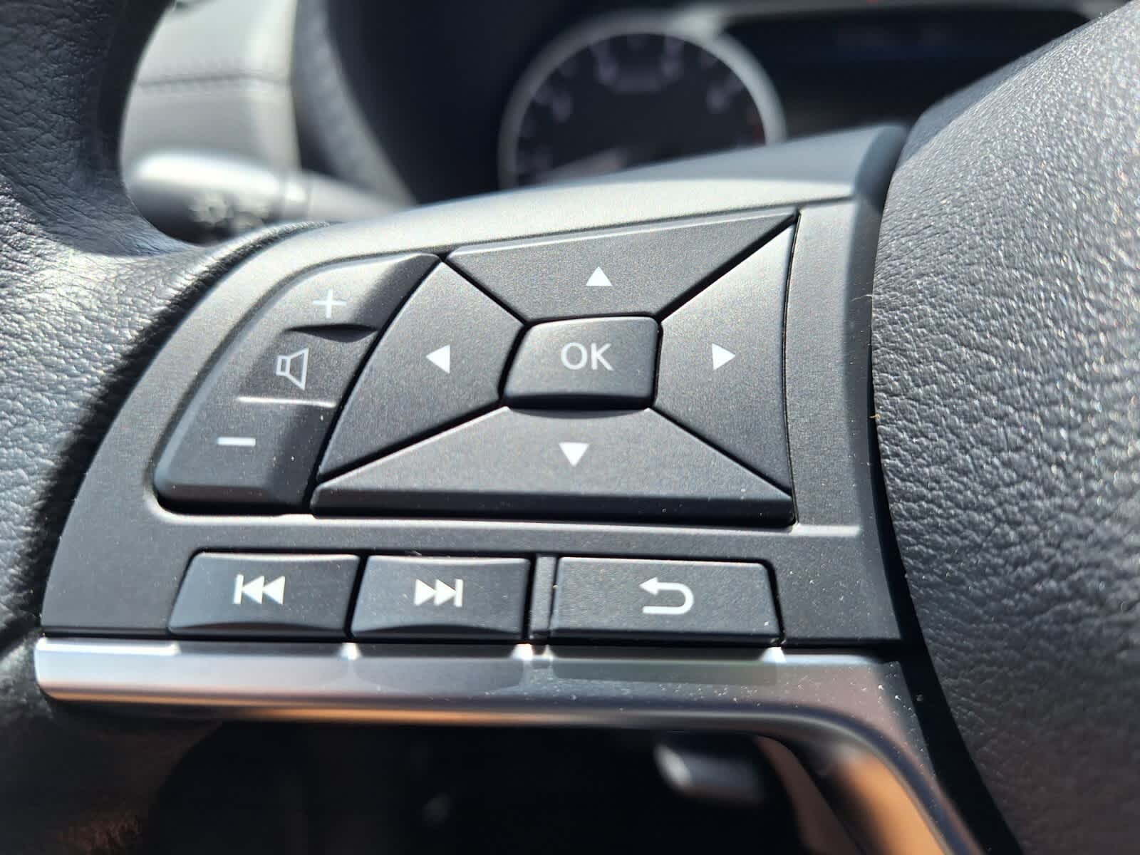 2025 Nissan Sentra SV photo 13