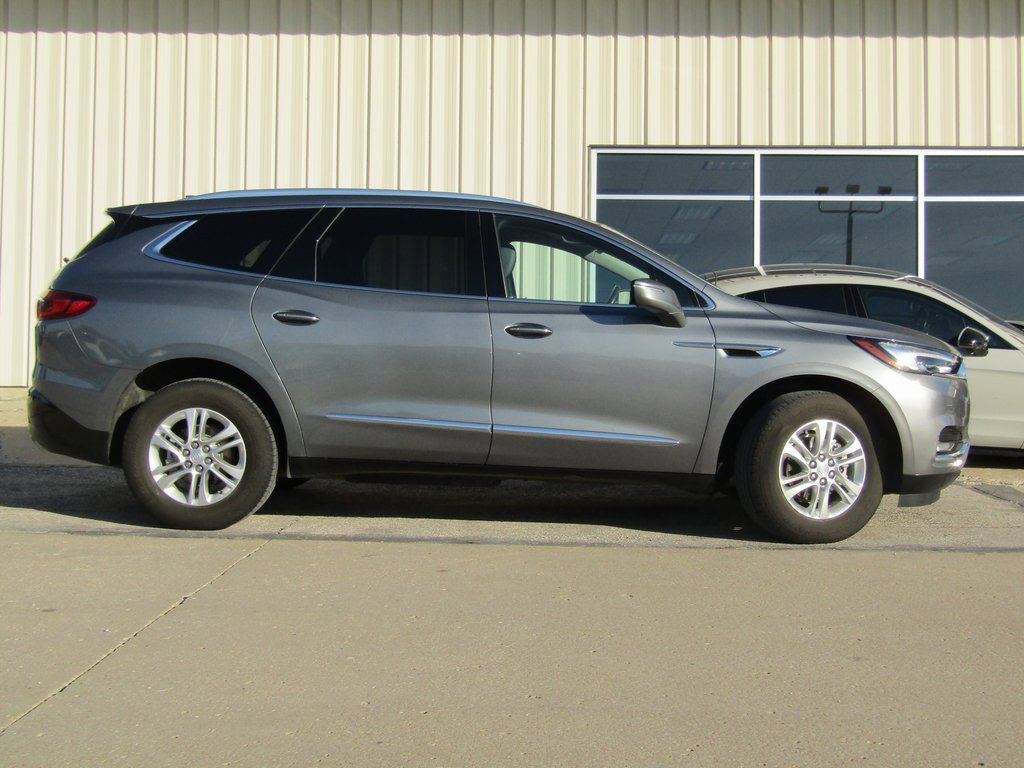 2021 Buick Enclave Essence photo 2