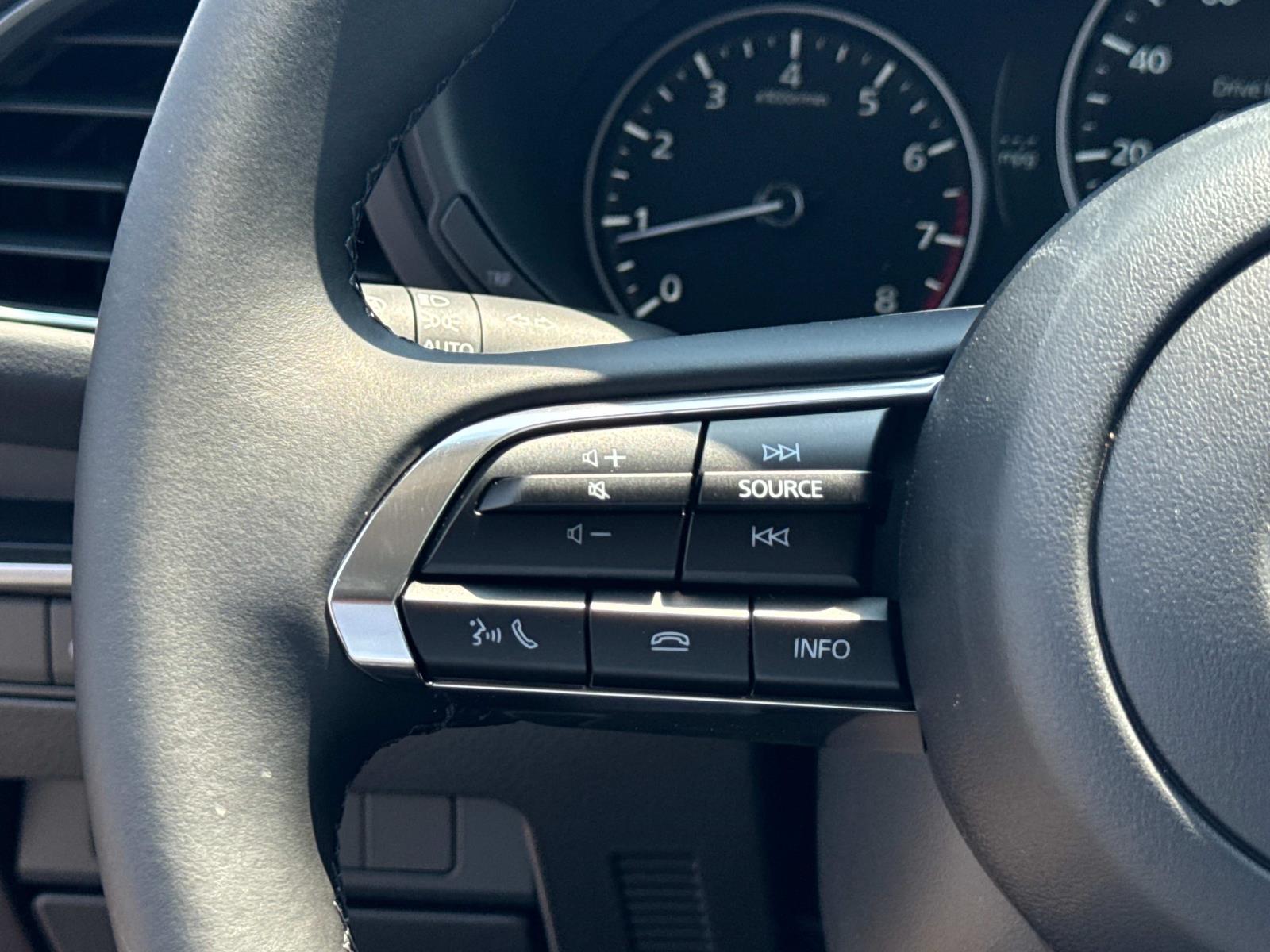 2025 Mazda Mazda3 2.5 Select Sport photo 9
