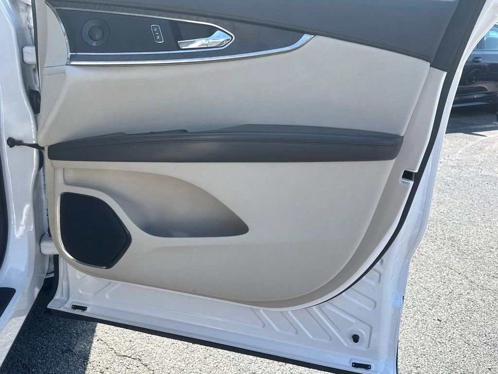 2019 Lincoln Nautilus Reserve photo 13