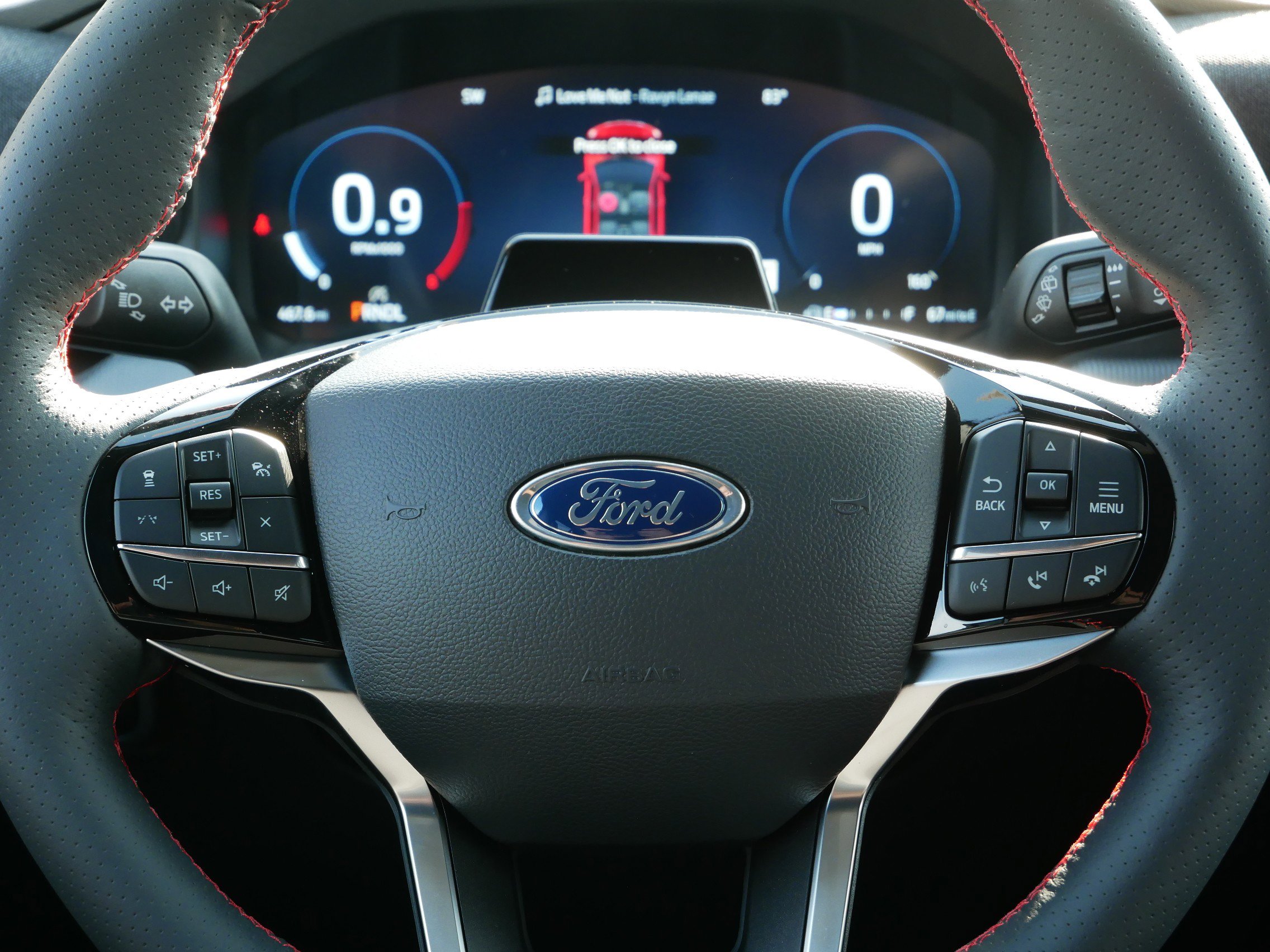 2025 Ford Explorer ST-Line photo 10
