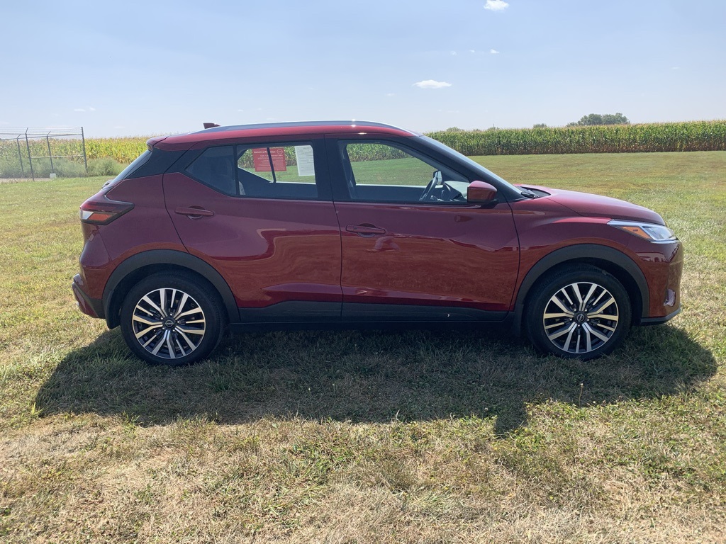 2023 Nissan Kicks SV photo 4