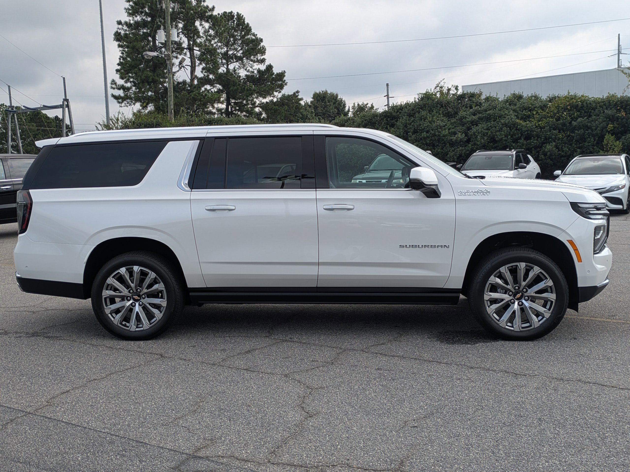 2025 Chevrolet Suburban High Country photo 2