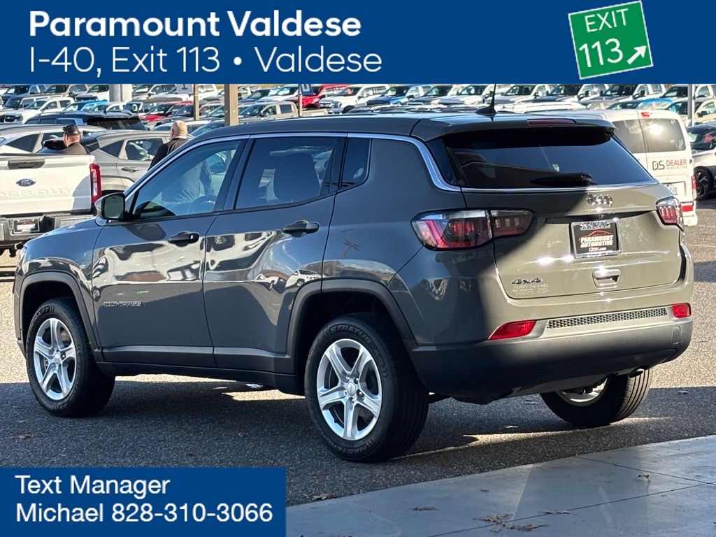 2023 Jeep Compass Sport photo 2