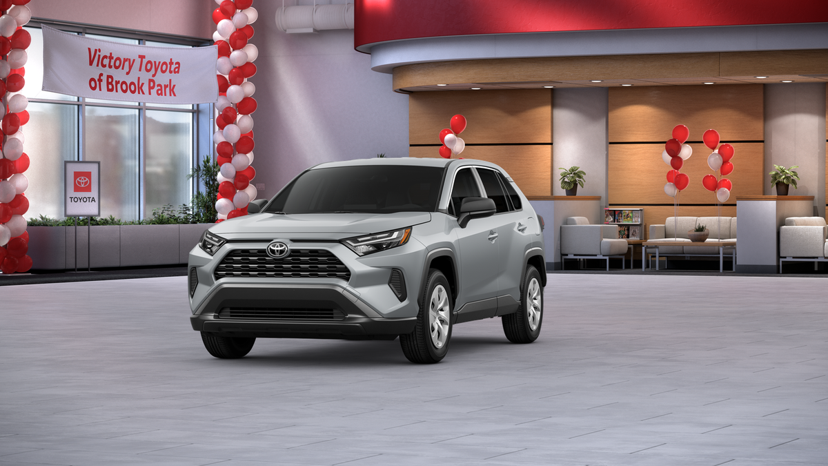 2025 Toyota RAV4 LE's photo