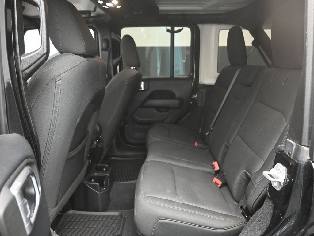 2019 Jeep Wrangler Unlimited Sahara photo 24