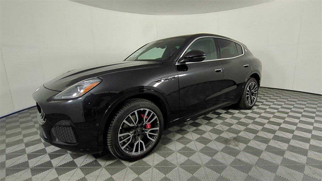 2025 Maserati Grecale photo 2