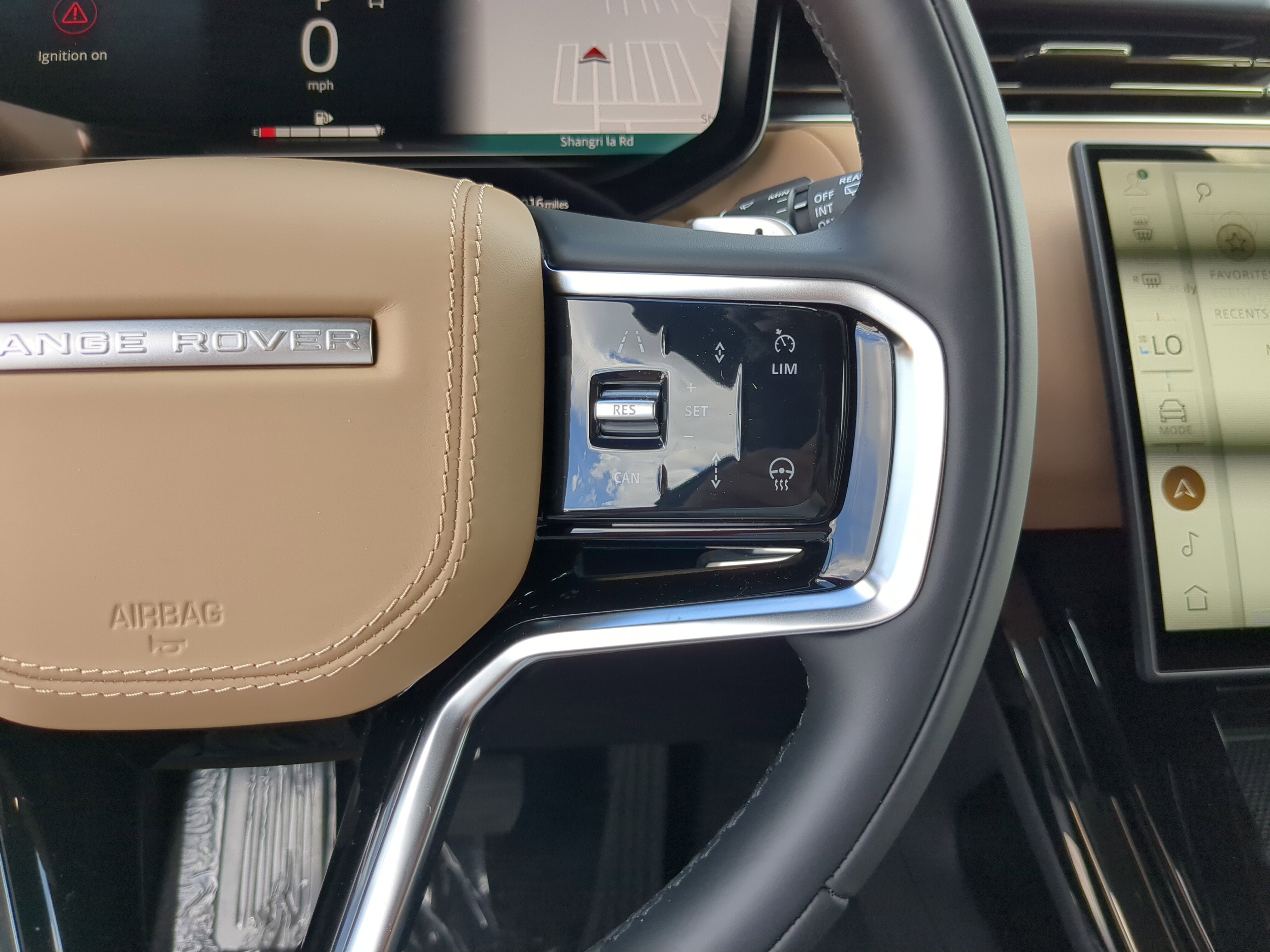 2025 Land Rover Range Rover Sport SE photo 16