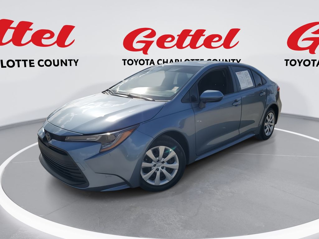 2023 Toyota Corolla LE's photo