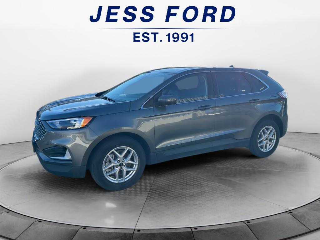 2024 Ford Edge SEL photo 2