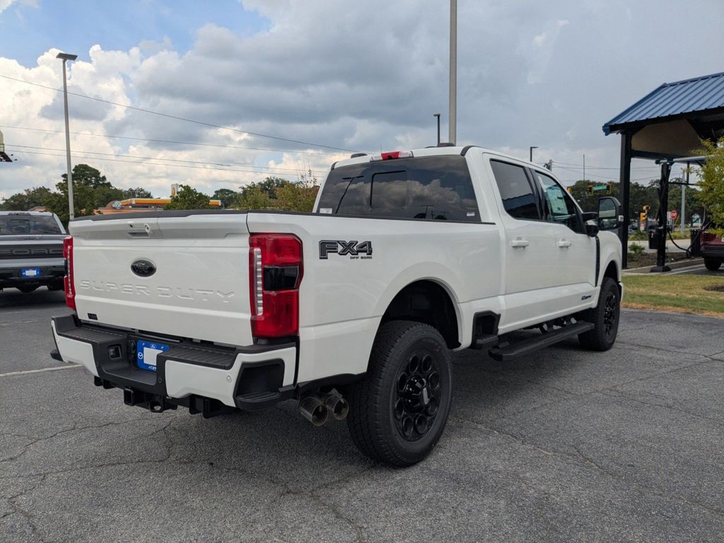 2025 Ford F-350 Lariat photo 3