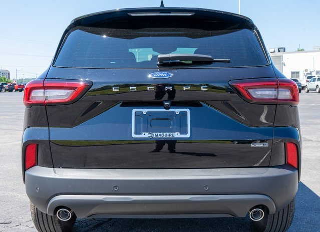 2025 Ford Escape Hybrid ST-Line Select photo 2