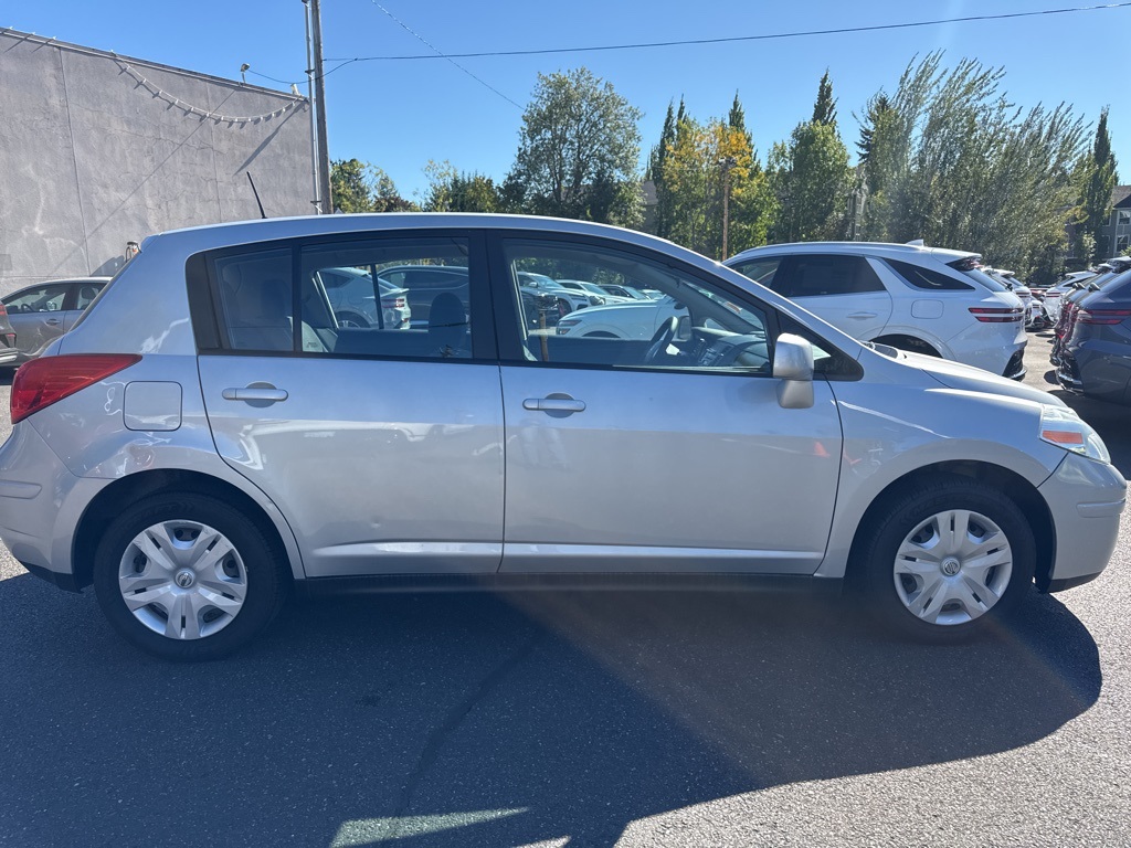 2012 Nissan Versa 1.8 S photo 8