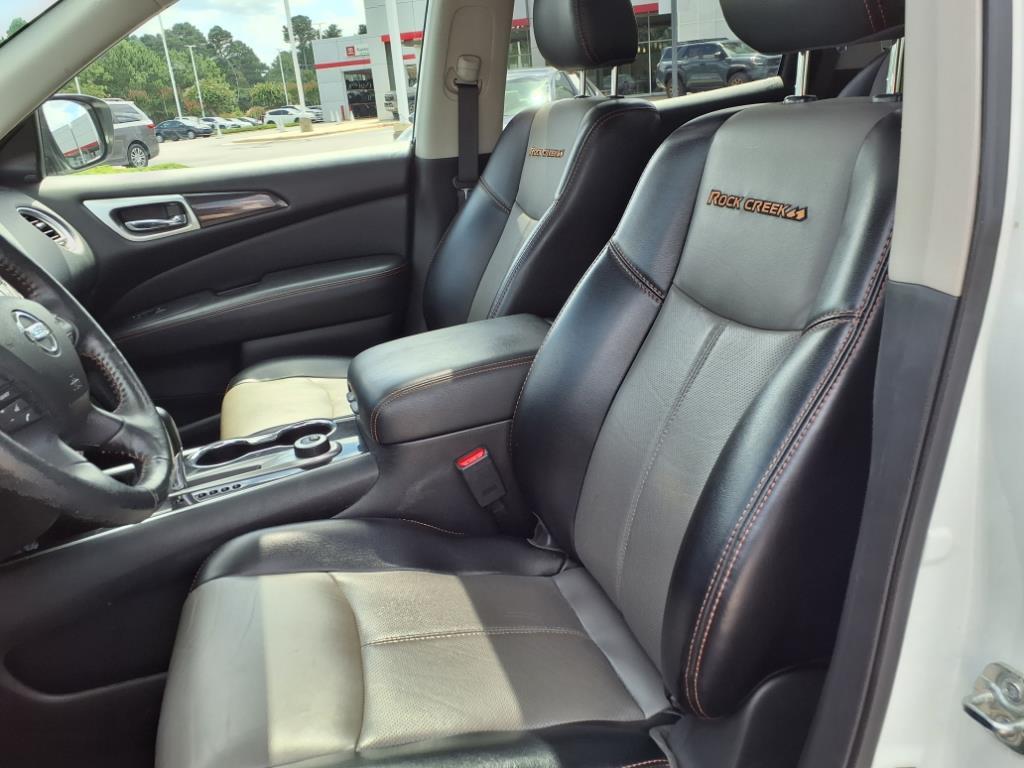 2020 Nissan Pathfinder SL photo 16
