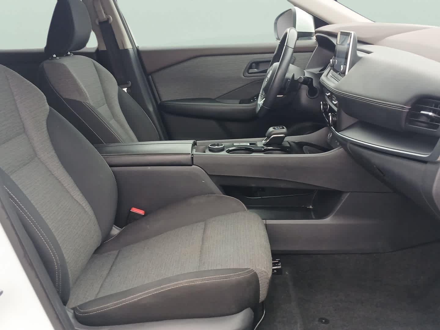 2022 Nissan Rogue S photo 37