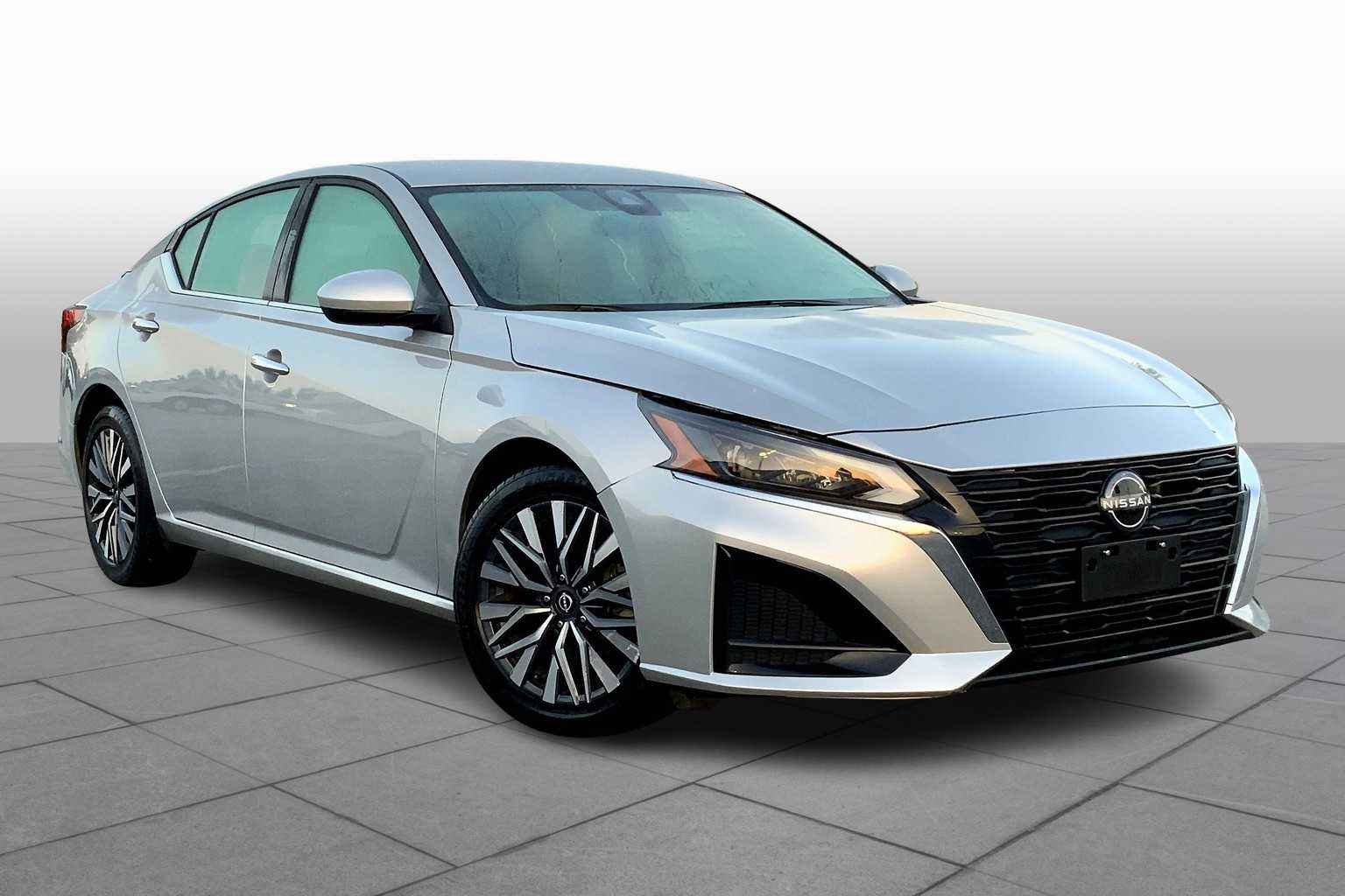 2023 Nissan Altima 2.5 SV photo 2
