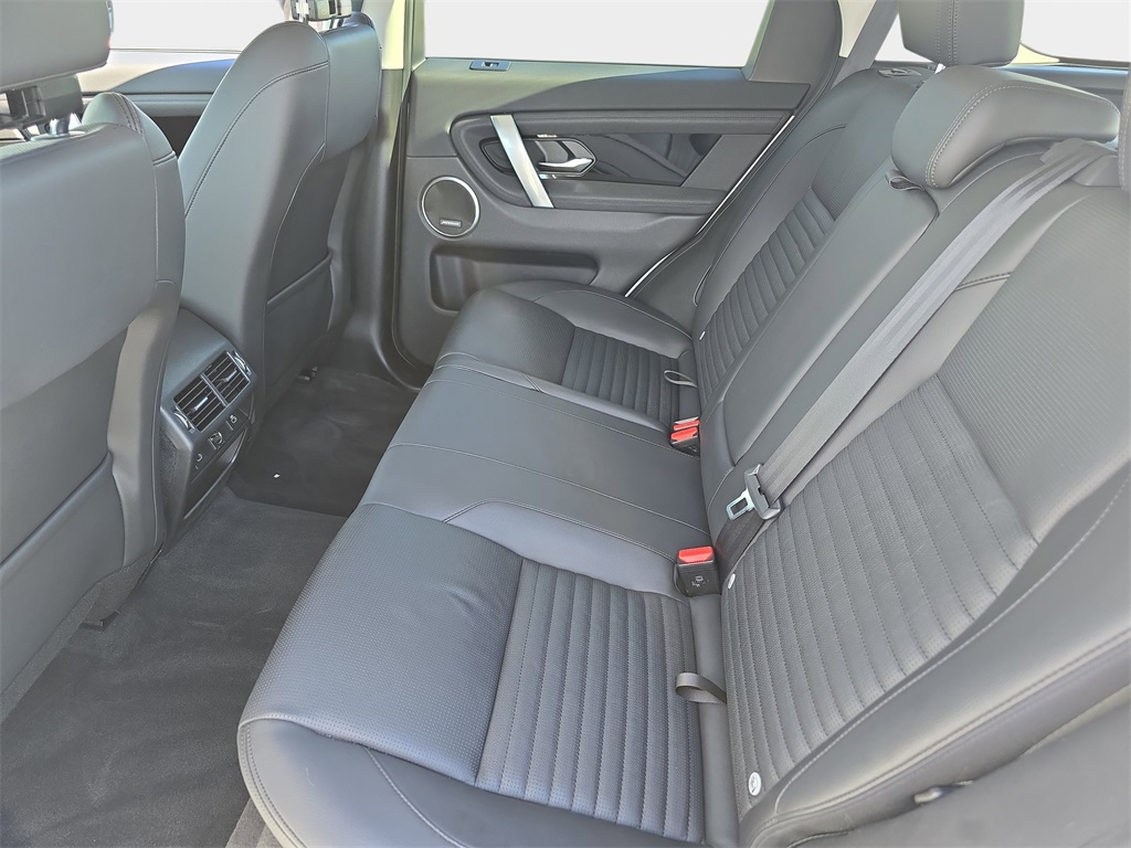 2023 Land Rover Discovery Sport S photo 14