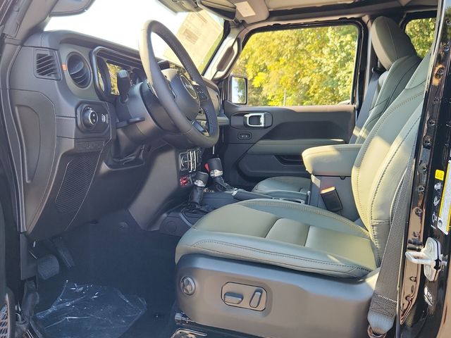 2025 Jeep Gladiator Mojave photo 3
