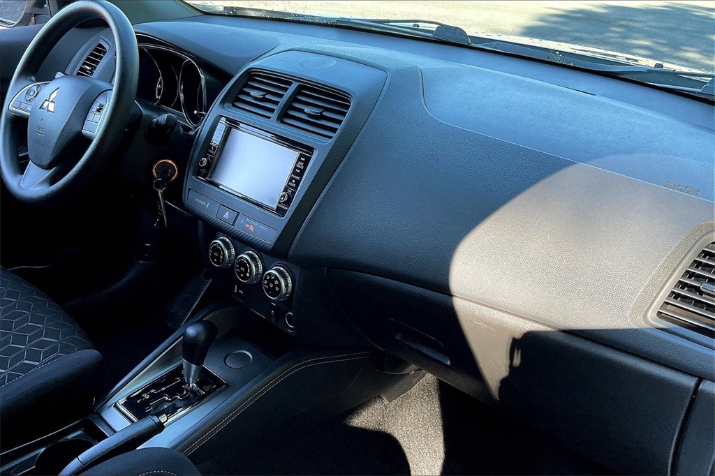2022 Mitsubishi Outlander Sport ES photo 13