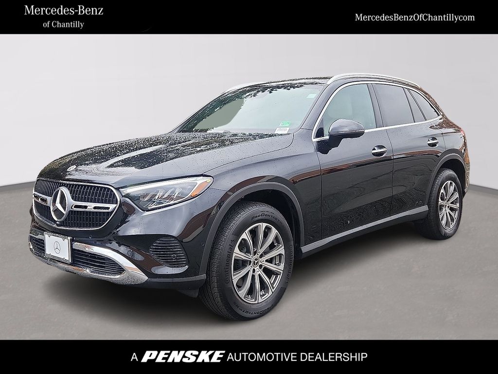 2025 Mercedes-Benz GLC Base's photo