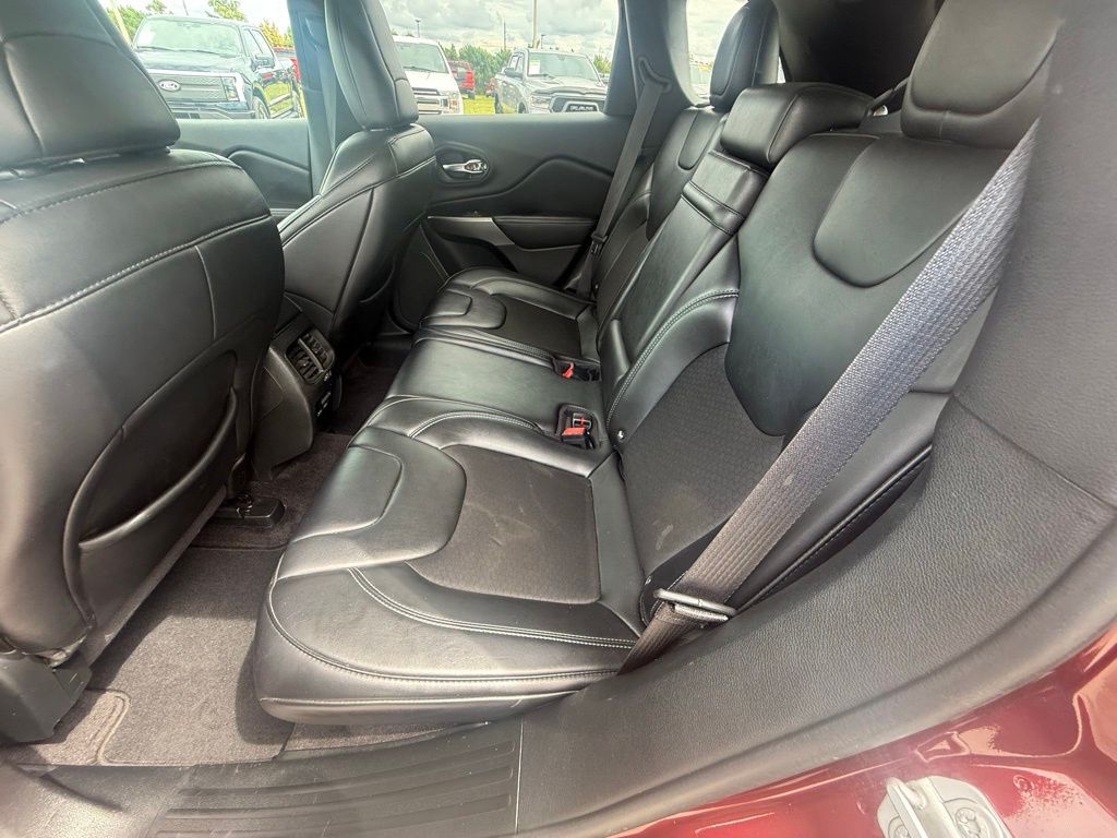 2019 Jeep Cherokee Latitude photo 22