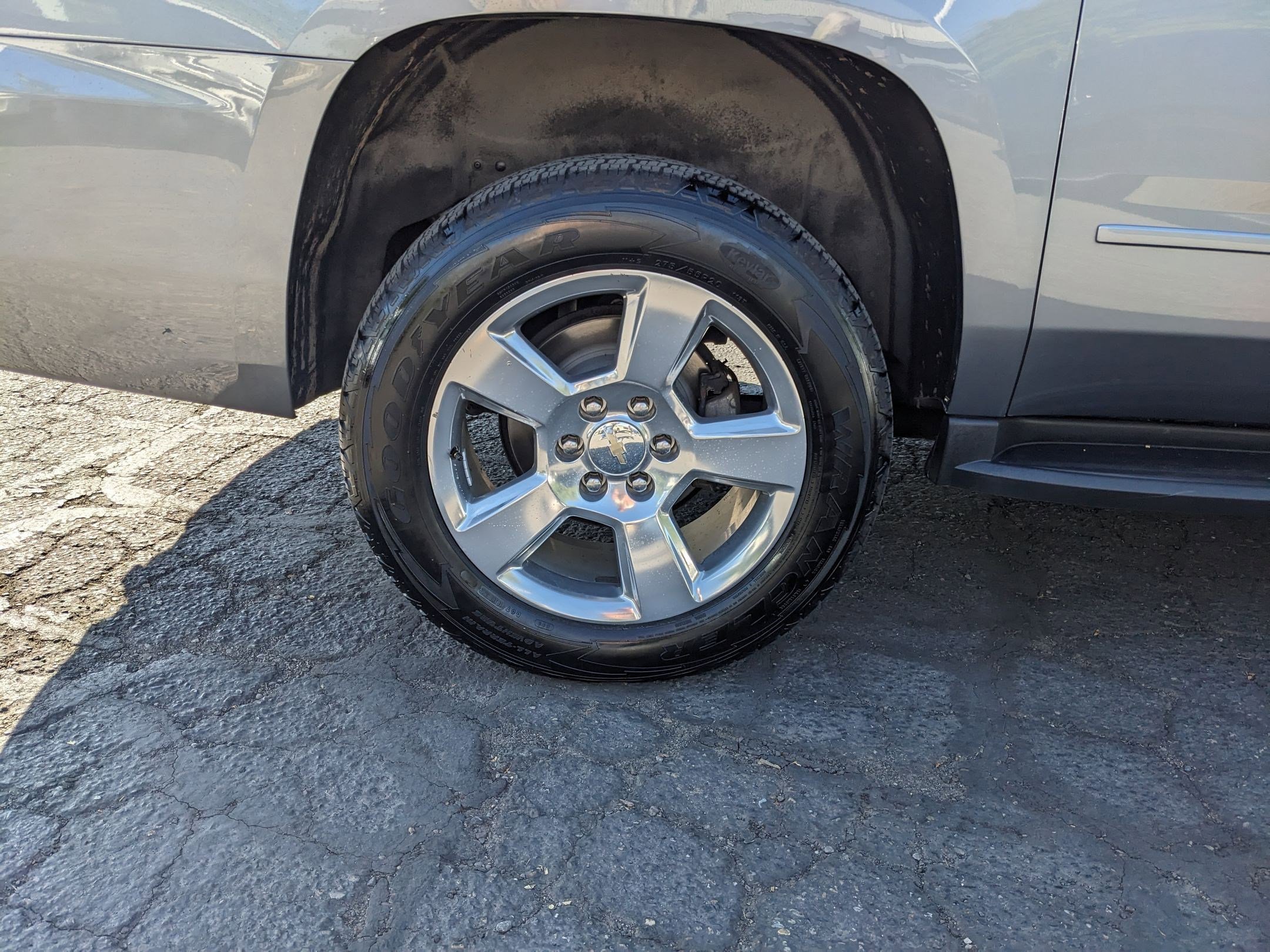 2018 Chevrolet Suburban LS photo 12