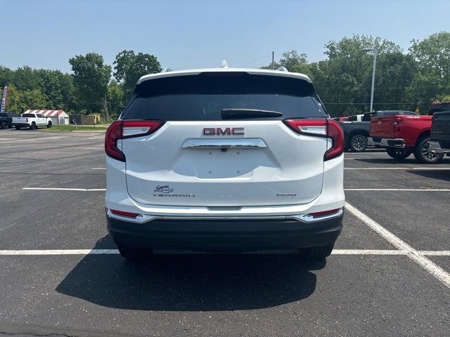 2024 Gmc Terrain SLT photo 2