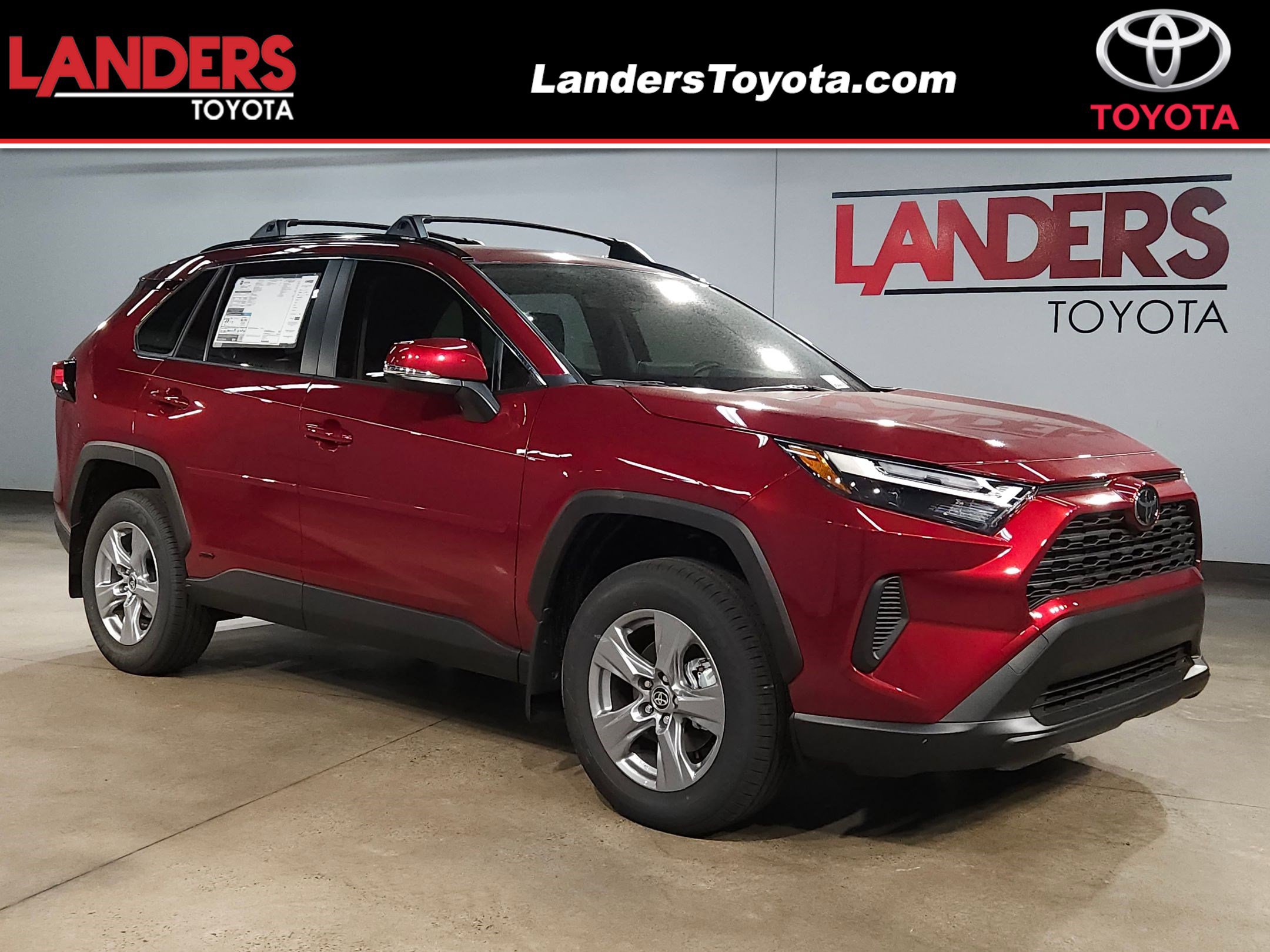 2025 Toyota RAV4 XLE's photo