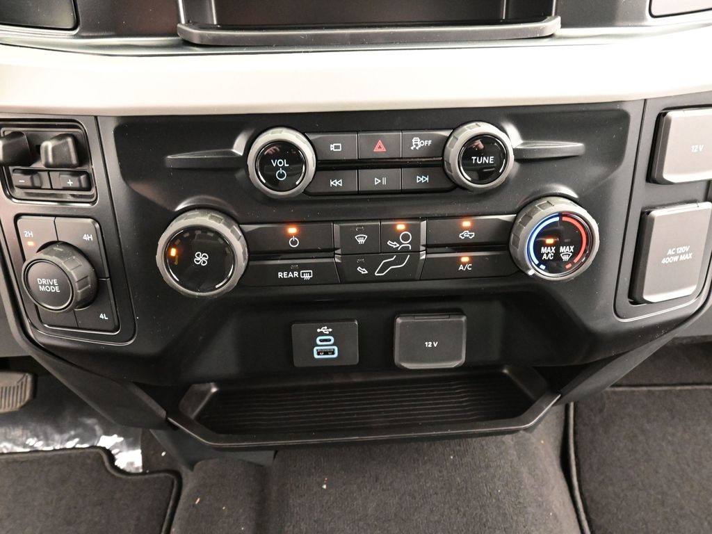 2026 Ford F-350 XLT photo 9